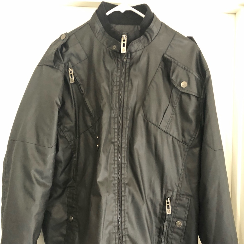 Men’s black bomber jacket. New w/o tags.